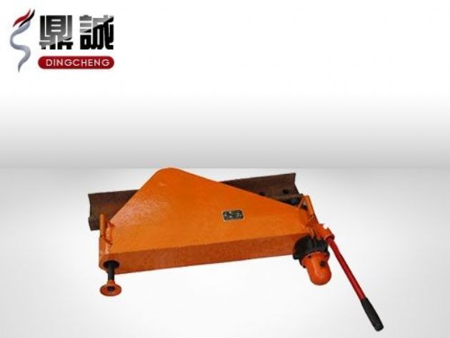 點擊查看詳細信息<br>標題：垂直液壓彎軌機 閱讀次數(shù)：3906