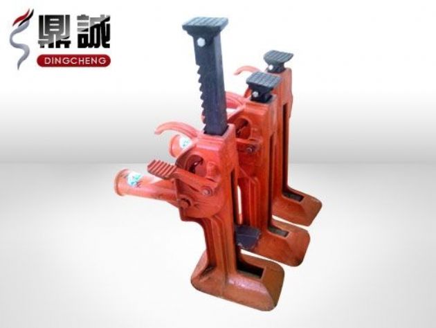 點擊查看詳細信息<br>標題：齒條式起道機 閱讀次數(shù)：4294