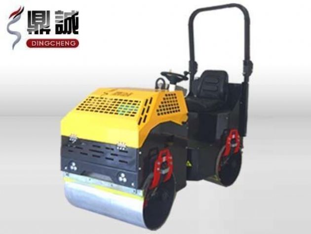 點擊查看詳細信息<br>標題：1噸全液壓振動壓路機 閱讀次數：13919